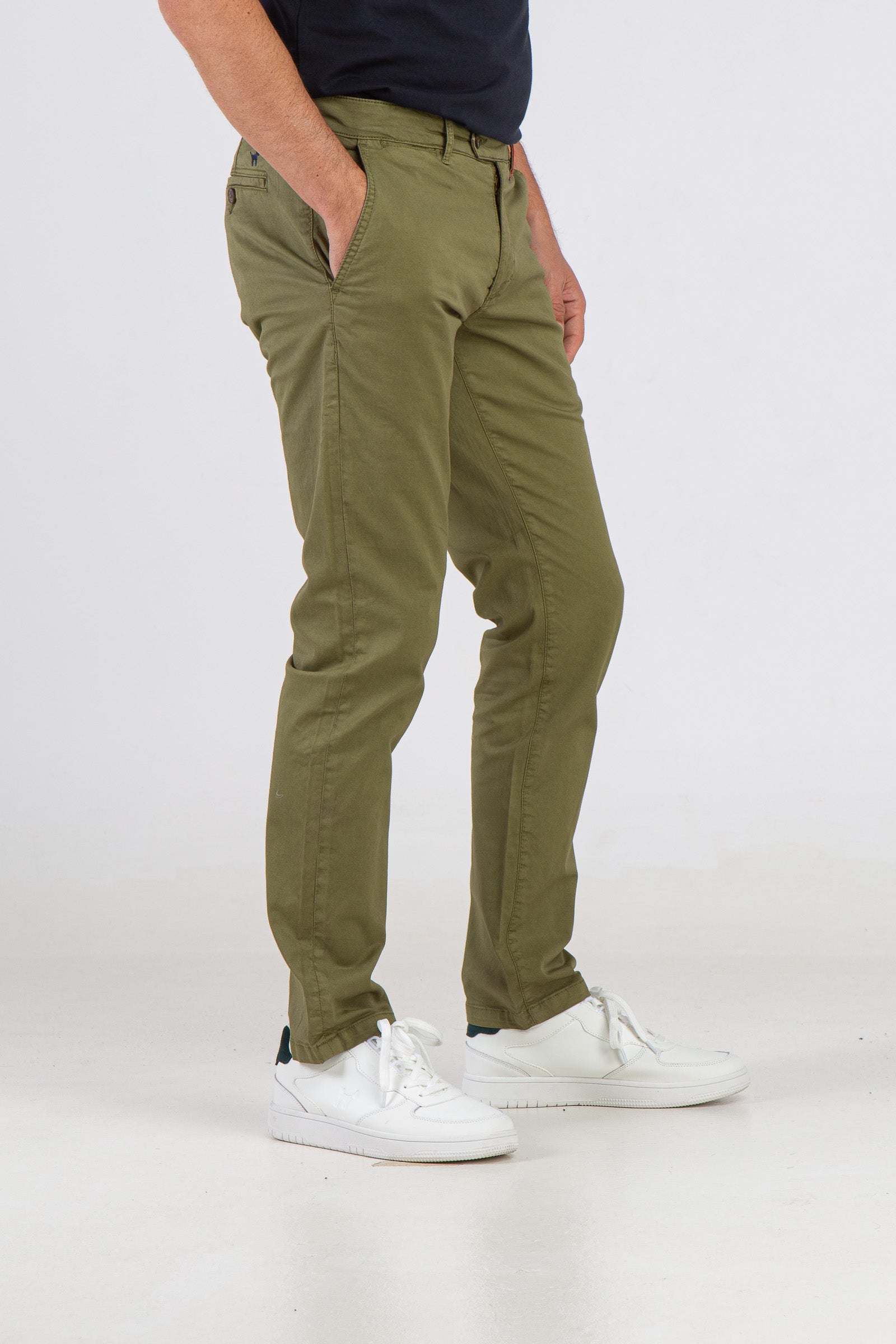 Pantalón Chino Slim Kaki Medio