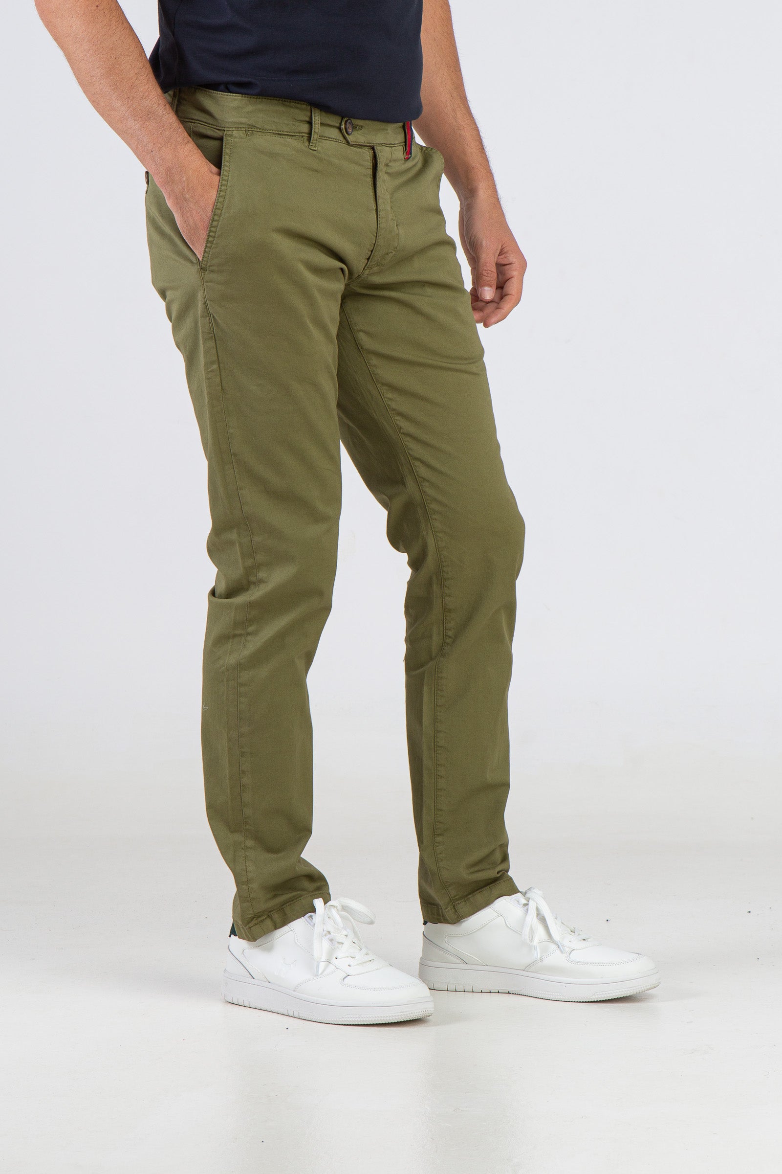 Pantalón Chino Slim Kaki Medio
