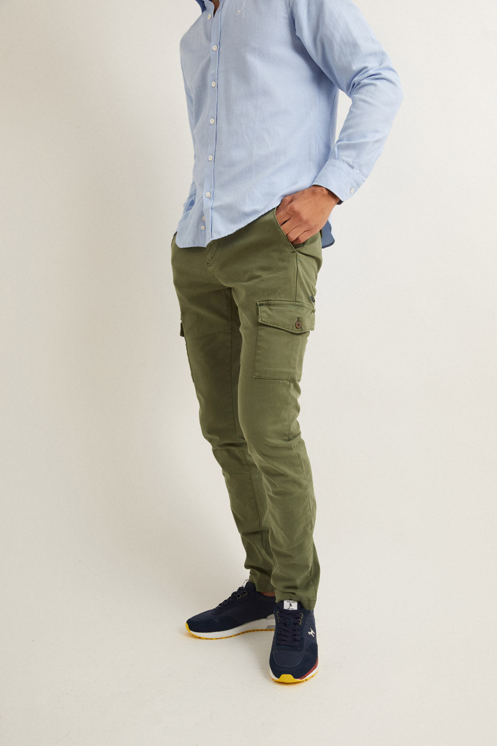 Pantalón Cargo Khaki