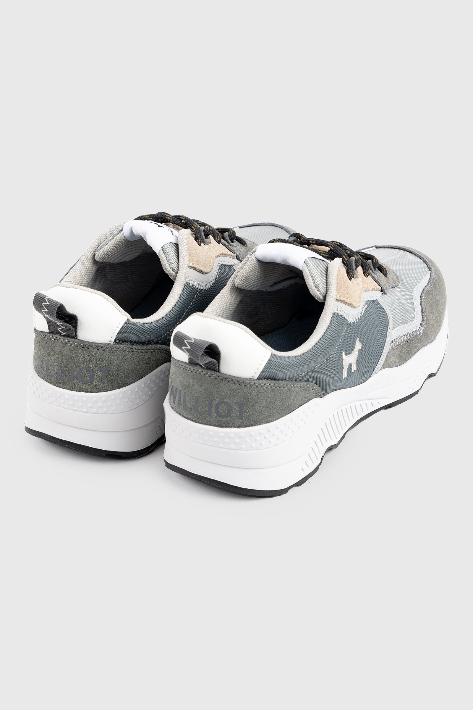 Sneaker Titán Gris