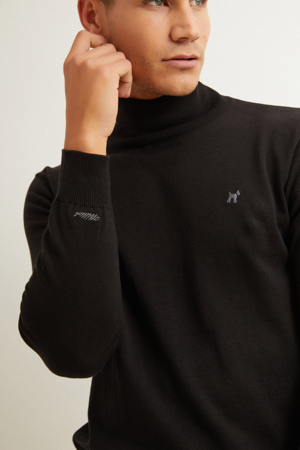 Jersey Cuello Vuelto Negro
