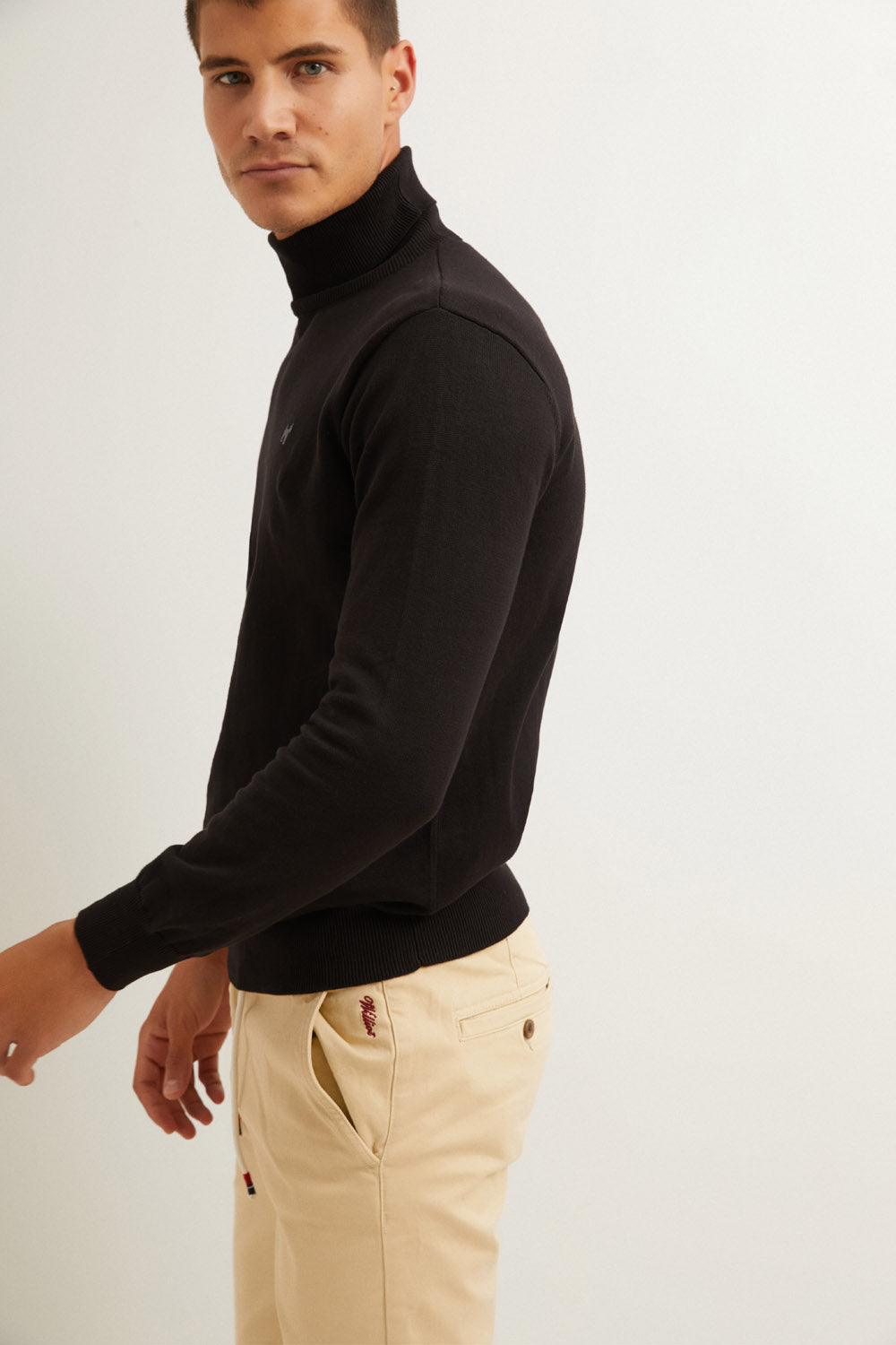 Jersey Cuello Vuelto Negro