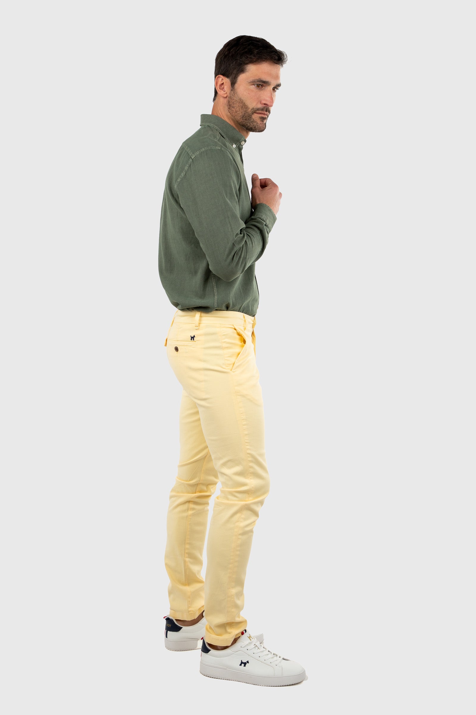 Pantalón Chino Slim Amarillo Pastel