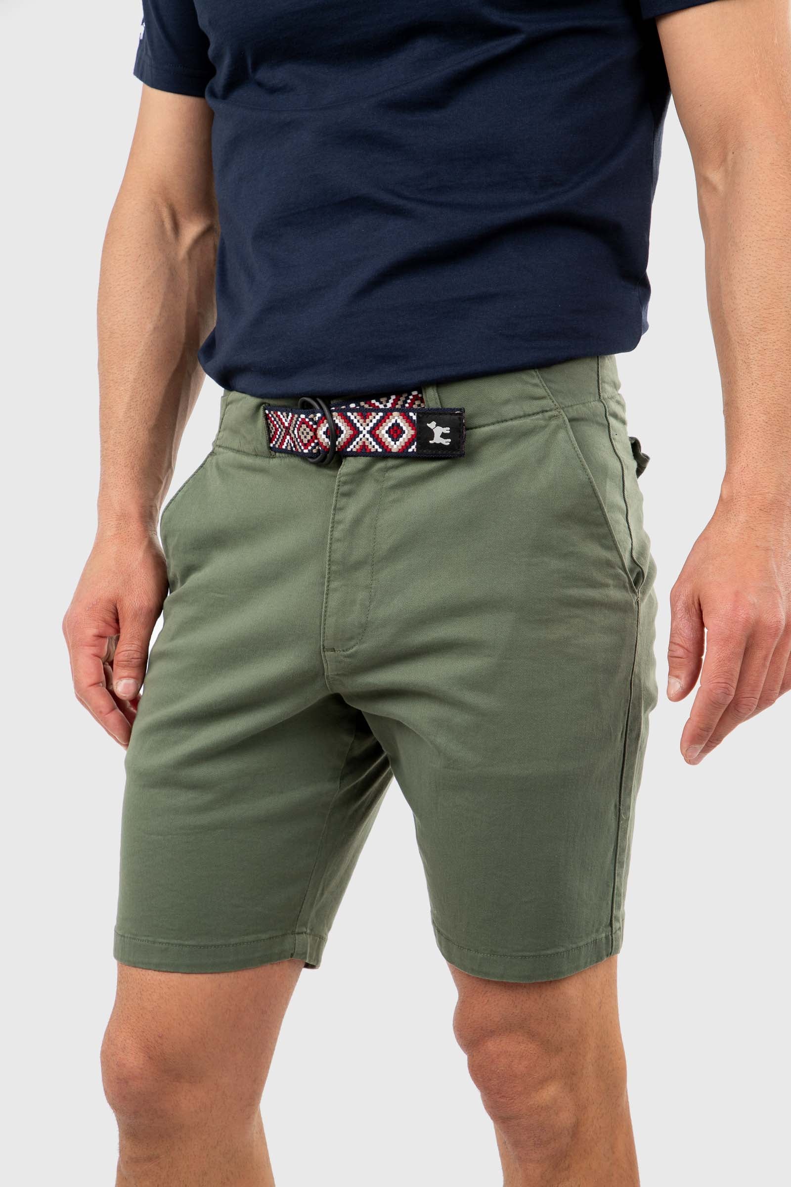 Bermuda Verde Khaki Con Cinturón Étnico