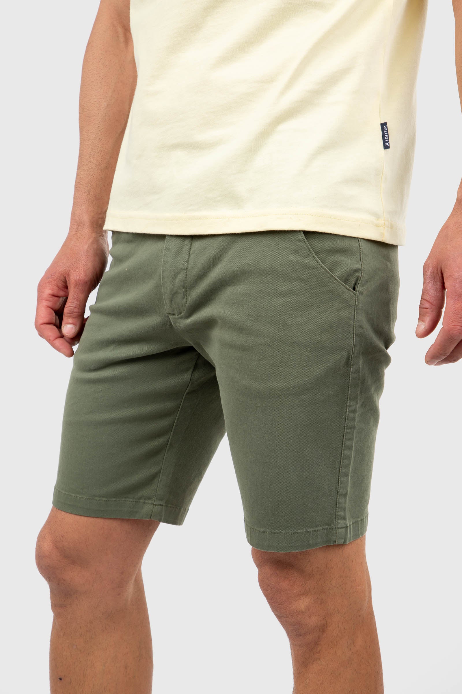 Bermuda Clásica Verde Khaki