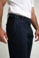 Pantalón Pinzas con Correas Marino