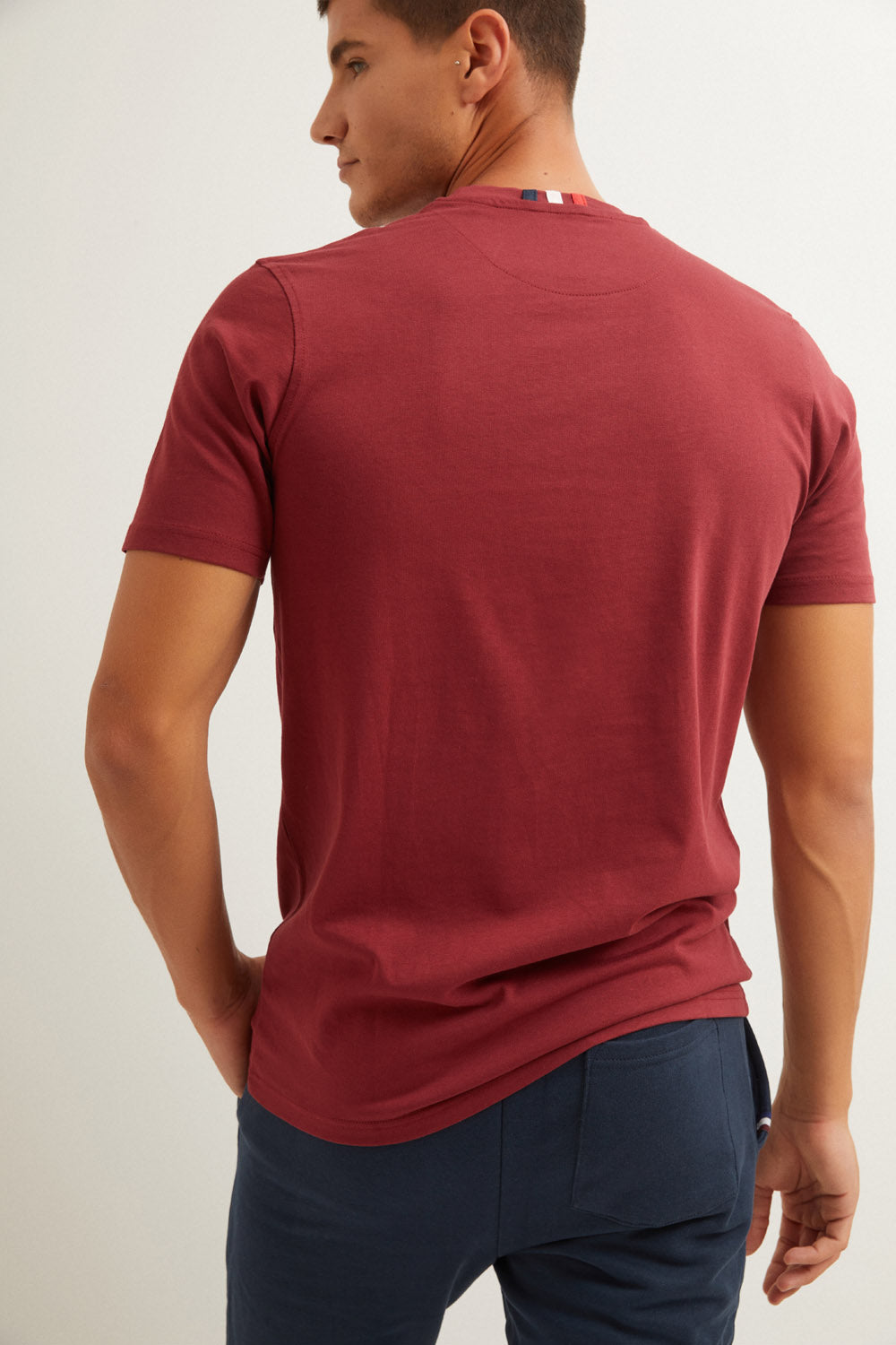 Camiseta Básica Burdeos